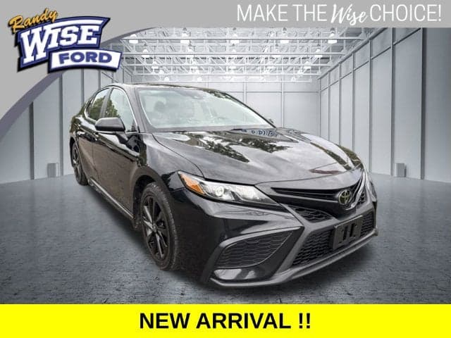 2024 Toyota Camry SE — photo 1 of 47