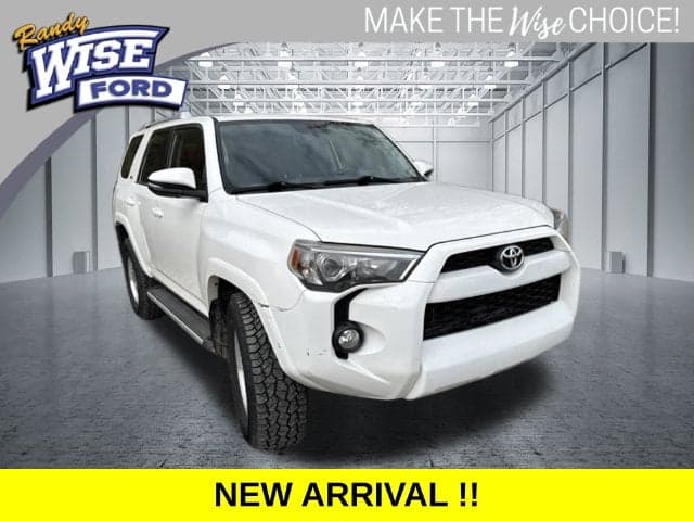 2016 Toyota 4Runner SR5 — photo 1 of 5