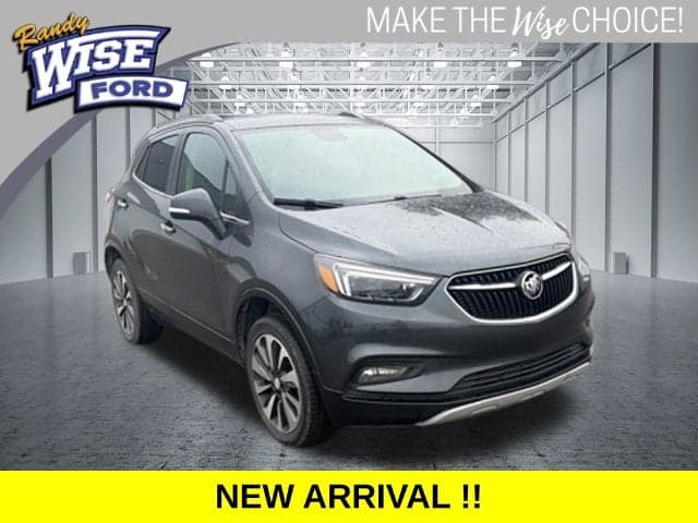 2018 Buick Encore Essence — photo 1 of 33