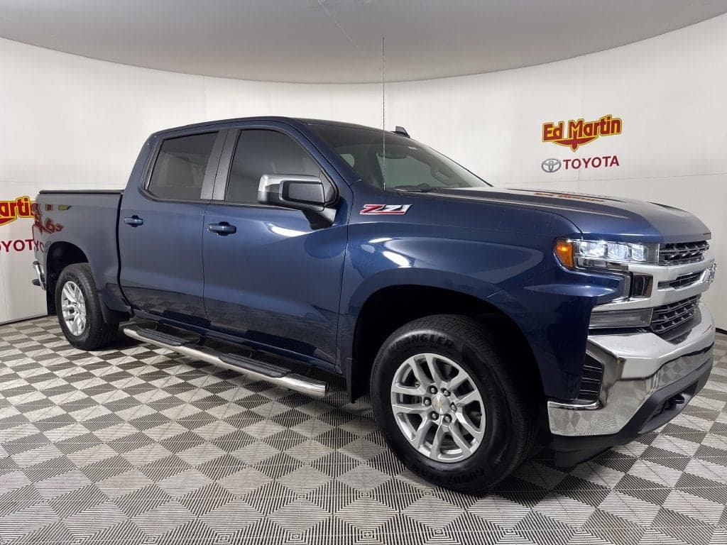 2021 Chevrolet Silverado 1500 LT — photo 1 of 5
