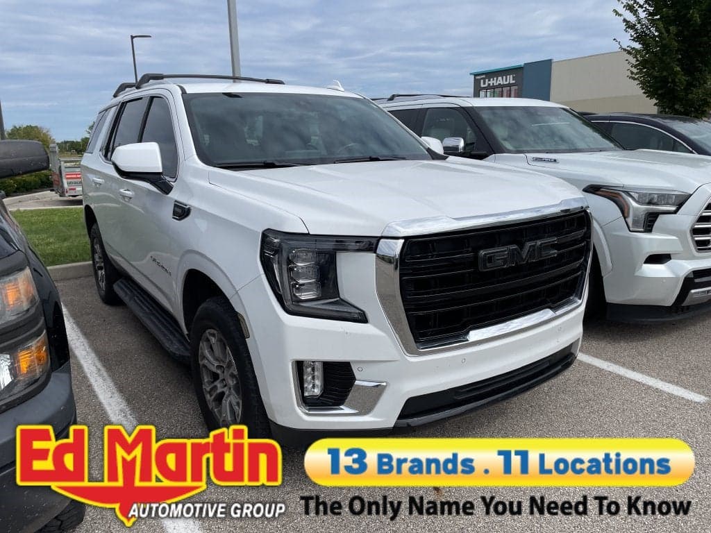 2022 GMC Yukon SLE — photo 1 of 8