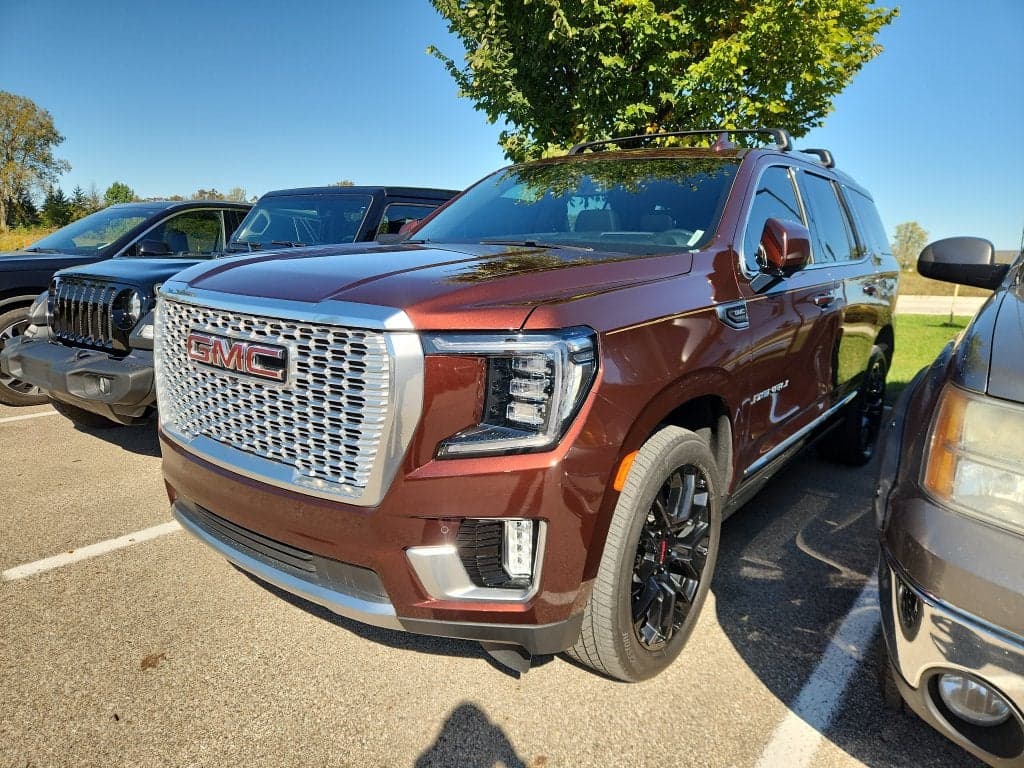2022 GMC Yukon Denali — photo 1 of 8
