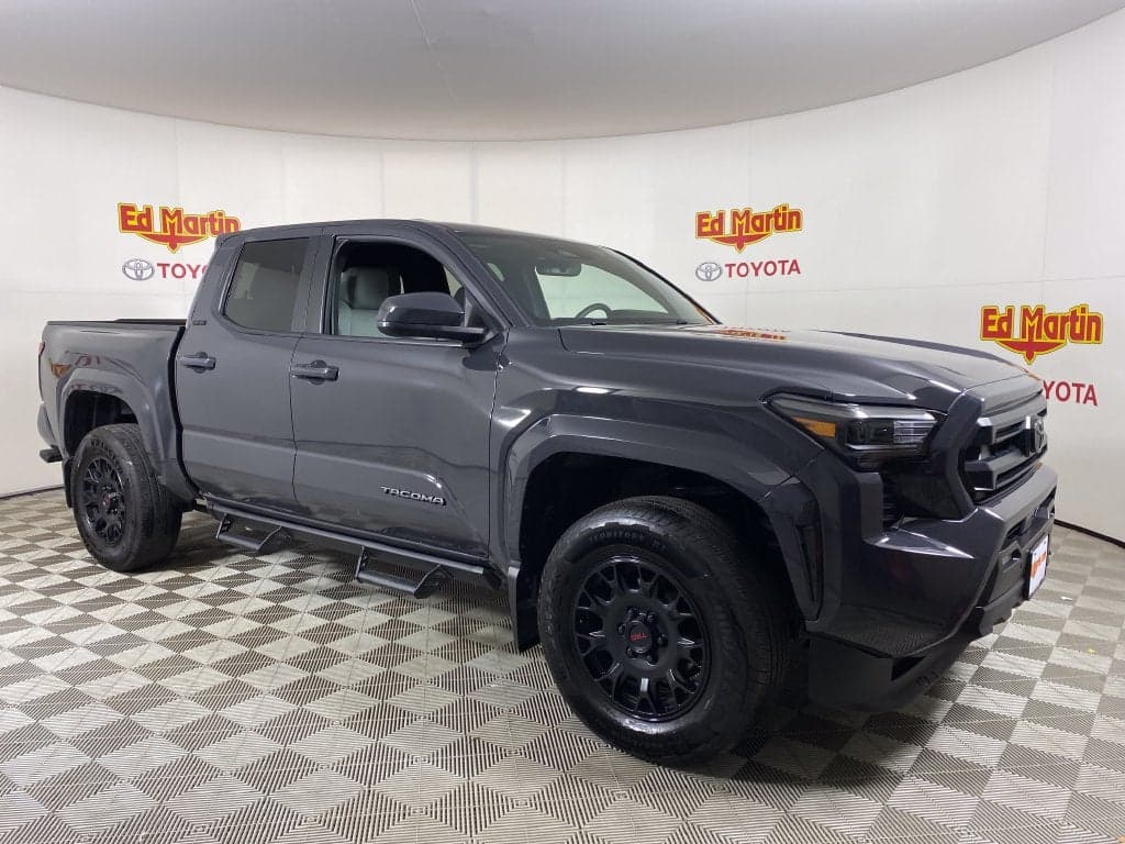 2025 Toyota Tacoma 4WD SR5 — photo 1 of 5