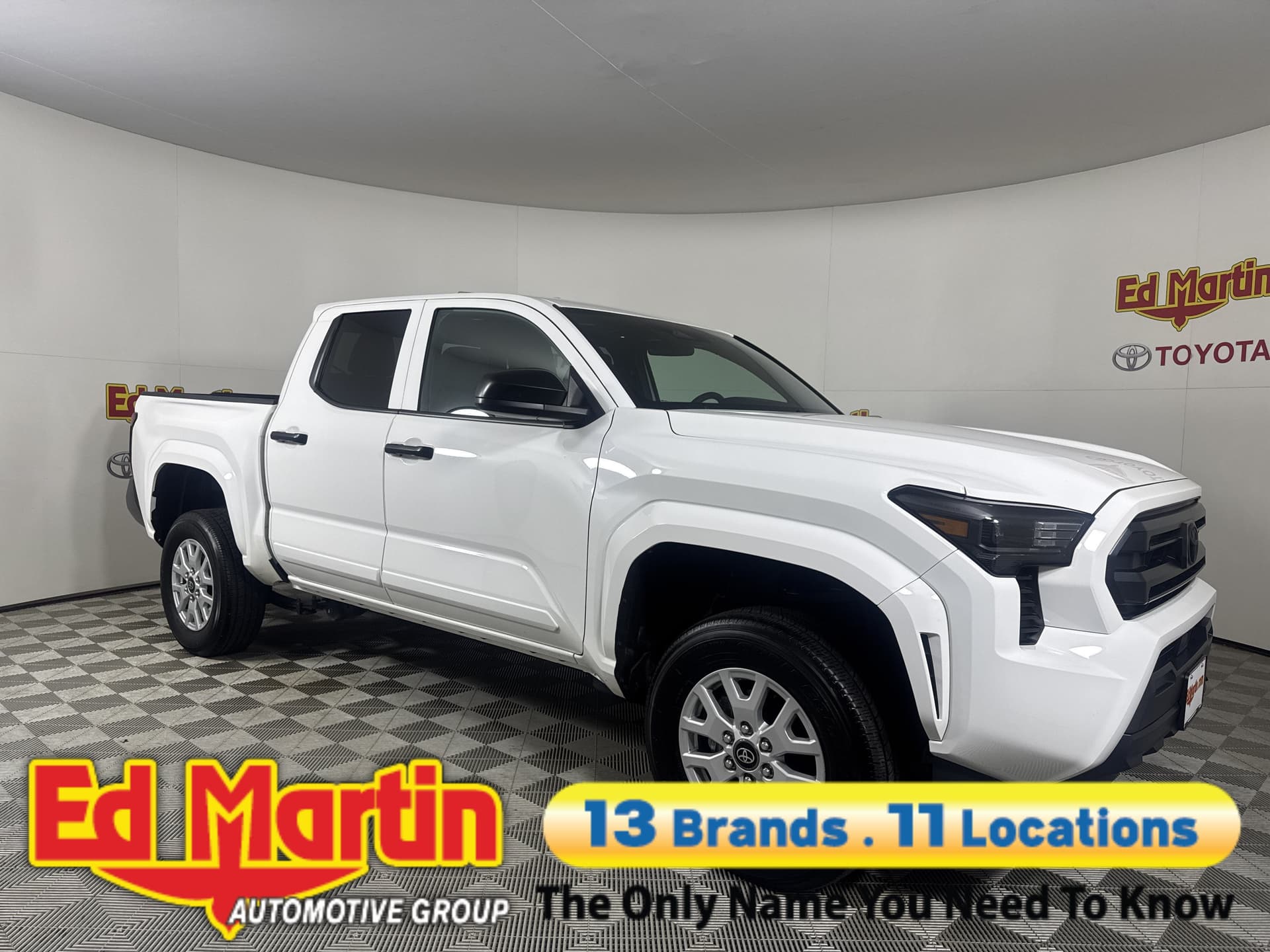 2025 Toyota Tacoma 2WD SR — photo 1 of 32