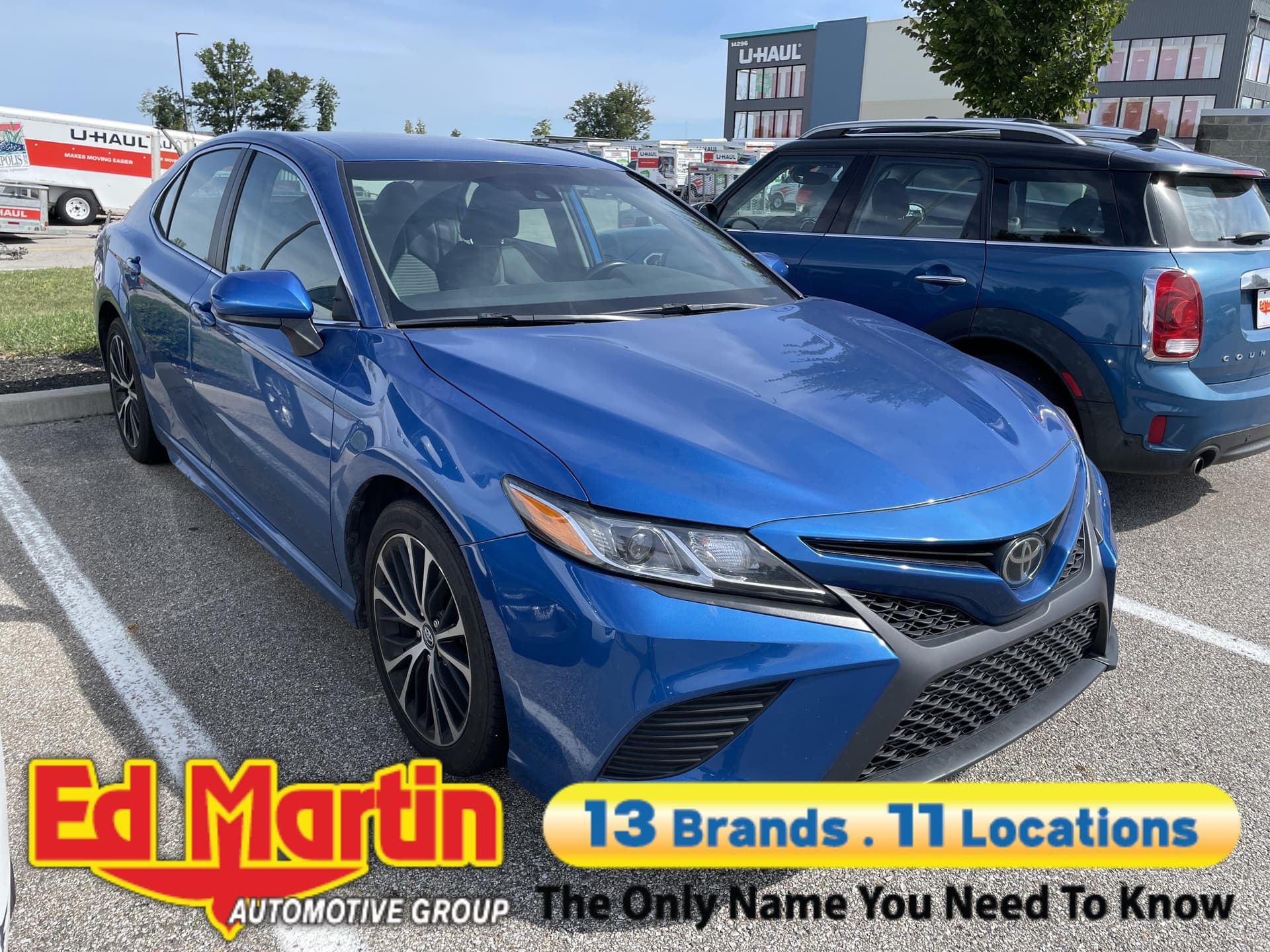 2020 Toyota Camry SE — photo 1 of 7