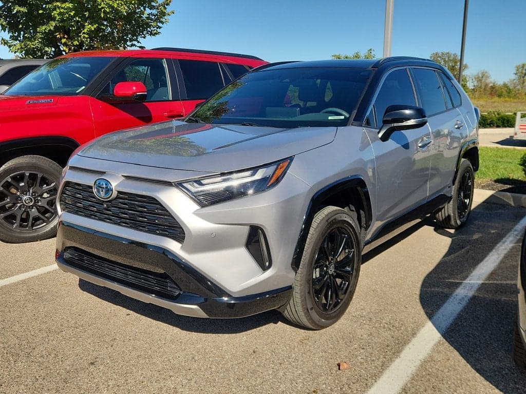2023 Toyota RAV4 Hybrid XSE — photo 1 of 7