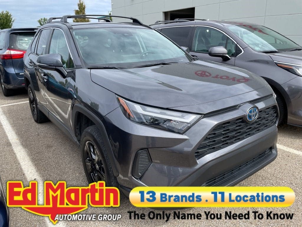 2024 Toyota RAV4 Hybrid XLE — photo 1 of 8