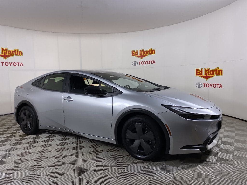 2023 Toyota Prius Prime SE — photo 1 of 5