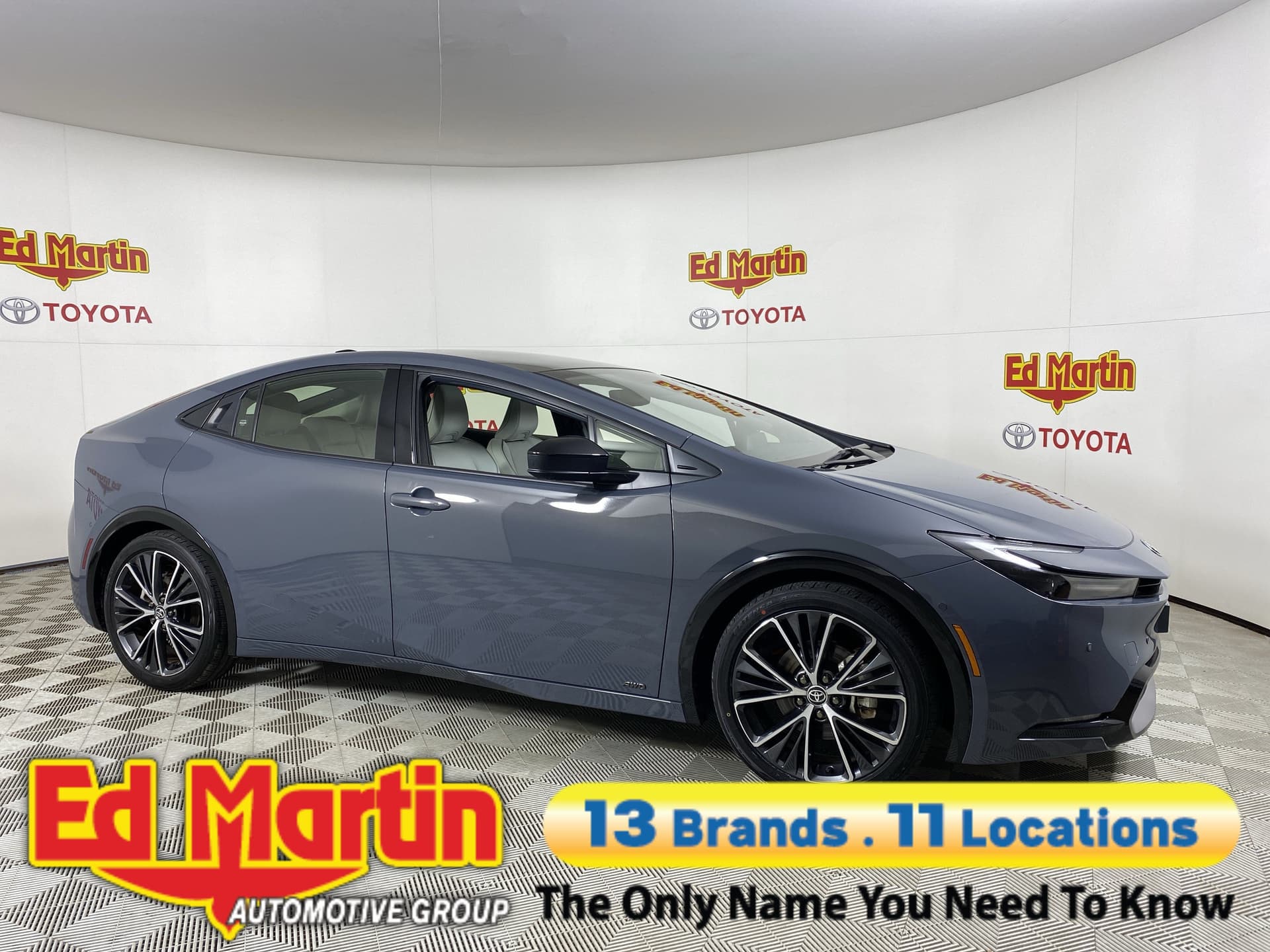 2024 Toyota Prius Limited — photo 1 of 34