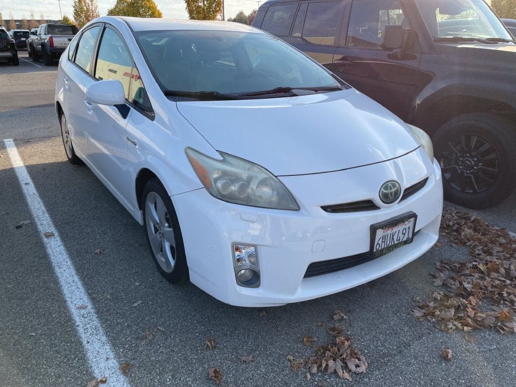 2010 Toyota Prius V — photo 1 of 5