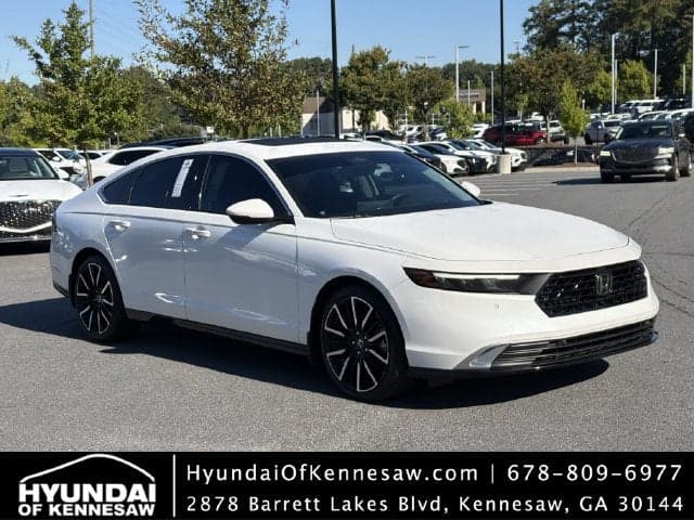 2023 Honda Accord Hybrid Touring — photo 1 of 24