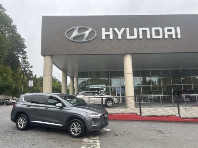 2020 Hyundai Santa Fe SE — photo 1 of 23