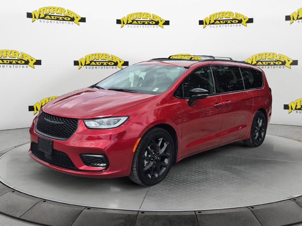 2025 Chrysler Pacifica Limited — photo 1 of 5