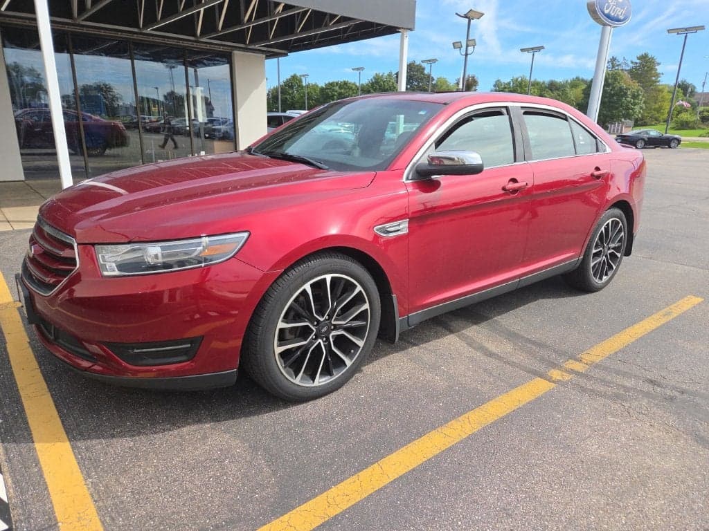2018 Ford Taurus Limited — photo 1 of 6