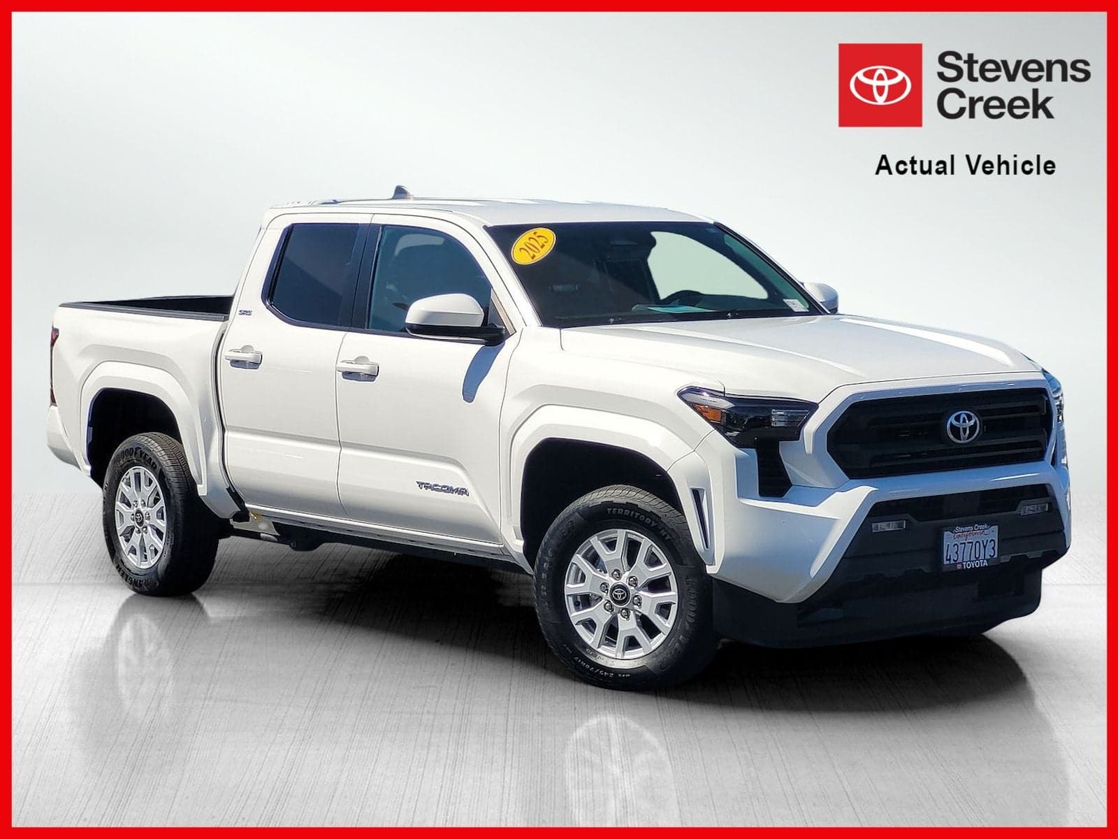 2025 Toyota Tacoma 4WD SR5 — photo 1 of 40