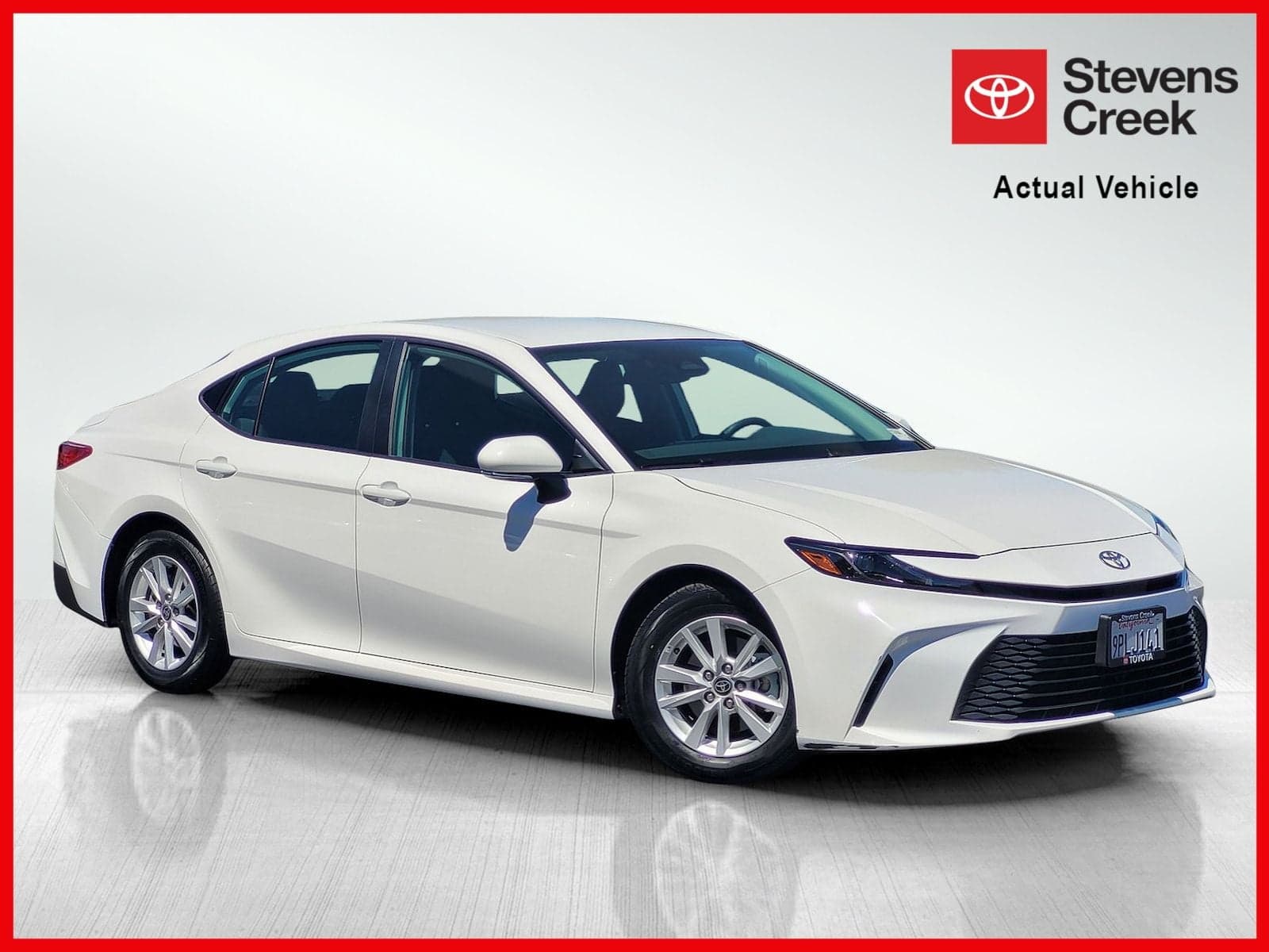 2025 Toyota Camry LE — photo 1 of 40