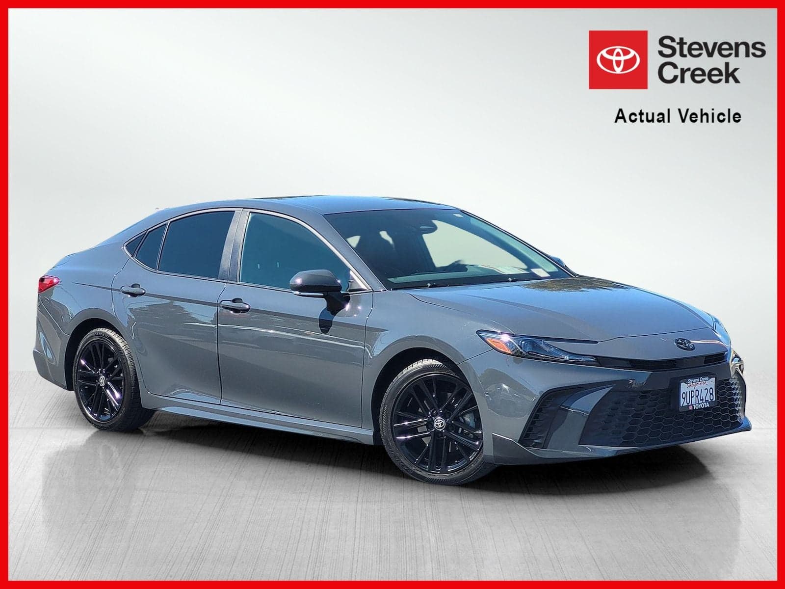 2025 Toyota Camry SE — photo 1 of 20