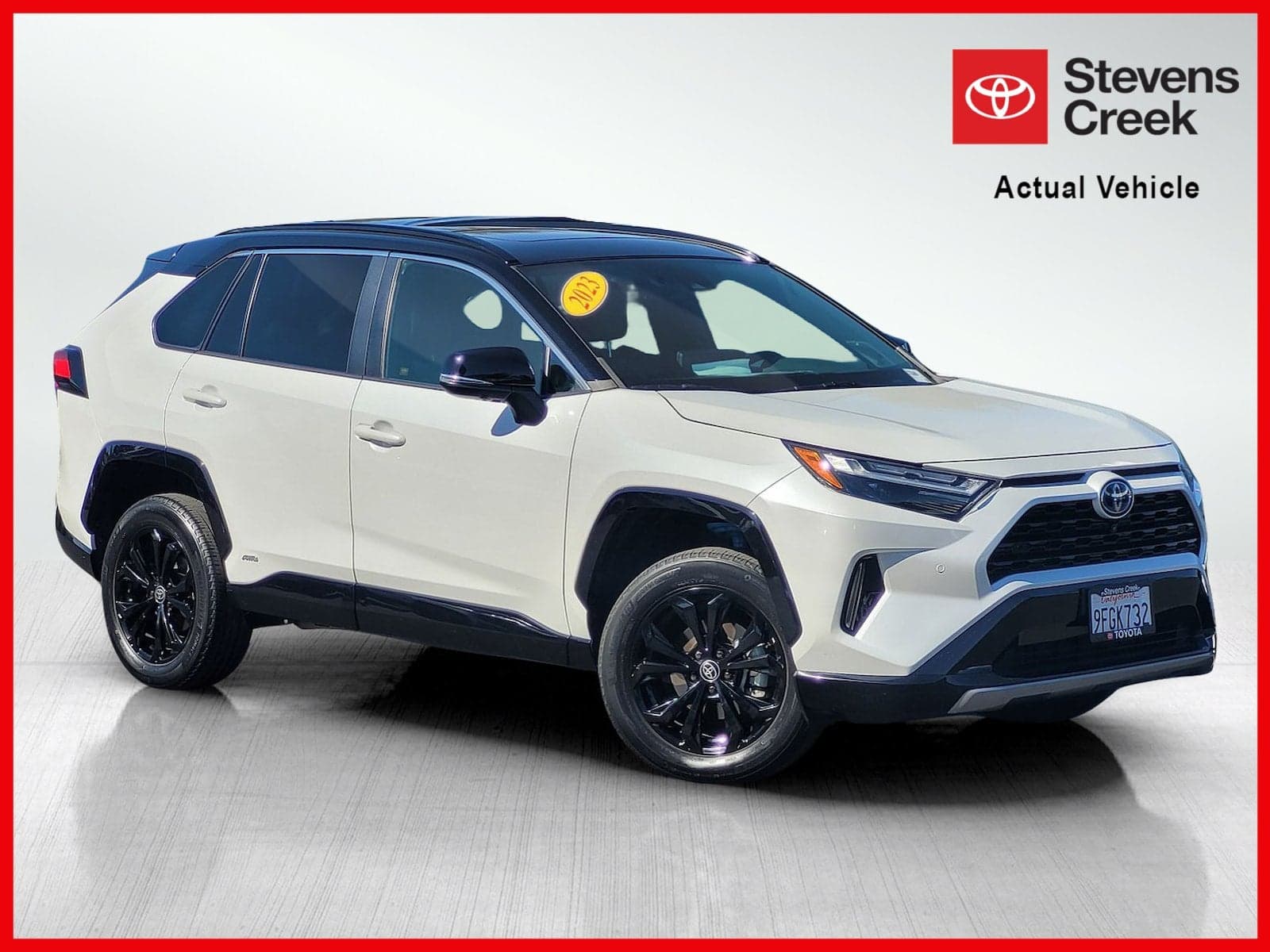 2023 Toyota RAV4 Hybrid XSE — photo 1 of 5