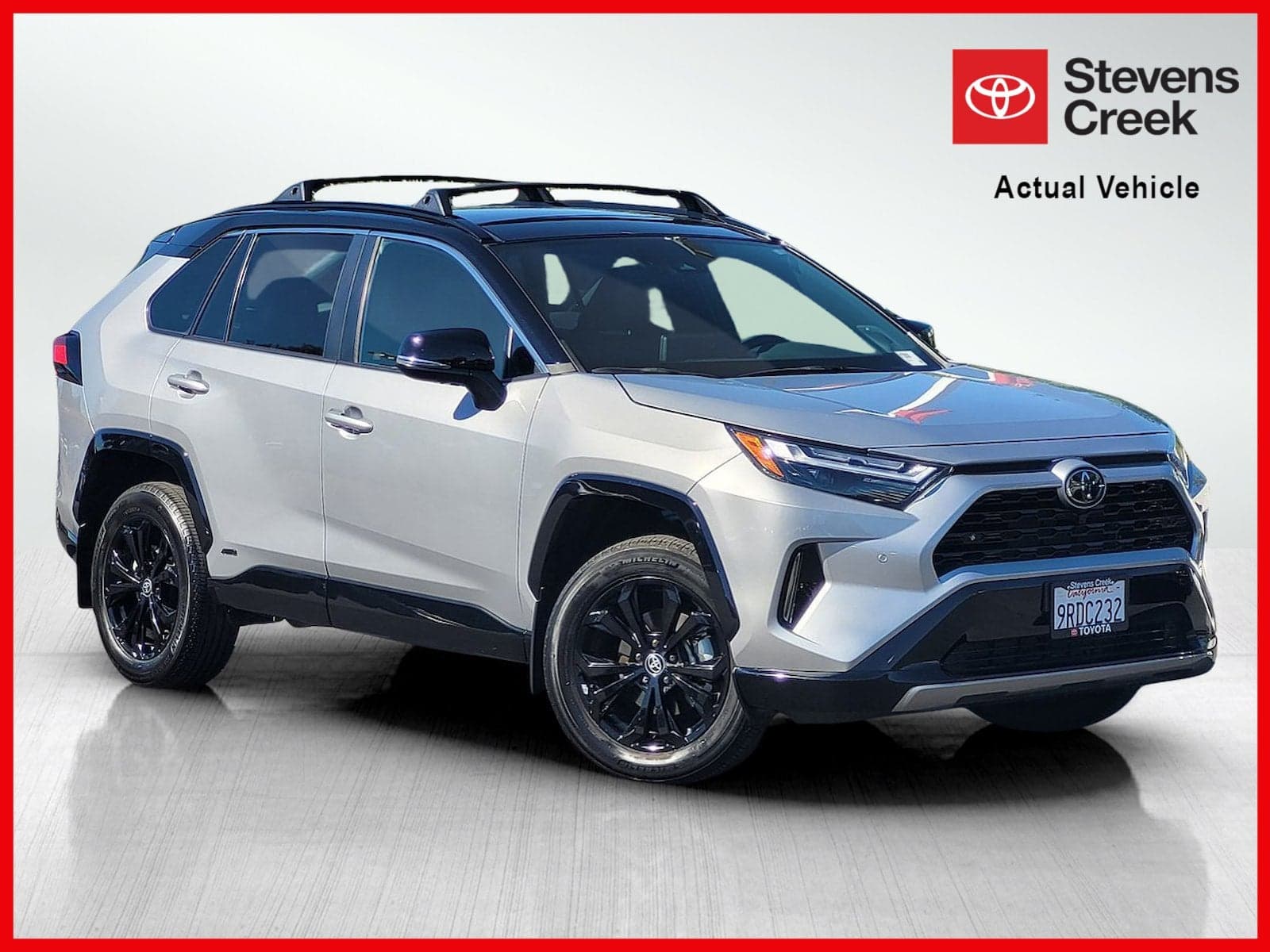 2025 Toyota RAV4 Hybrid XSE — photo 1 of 5