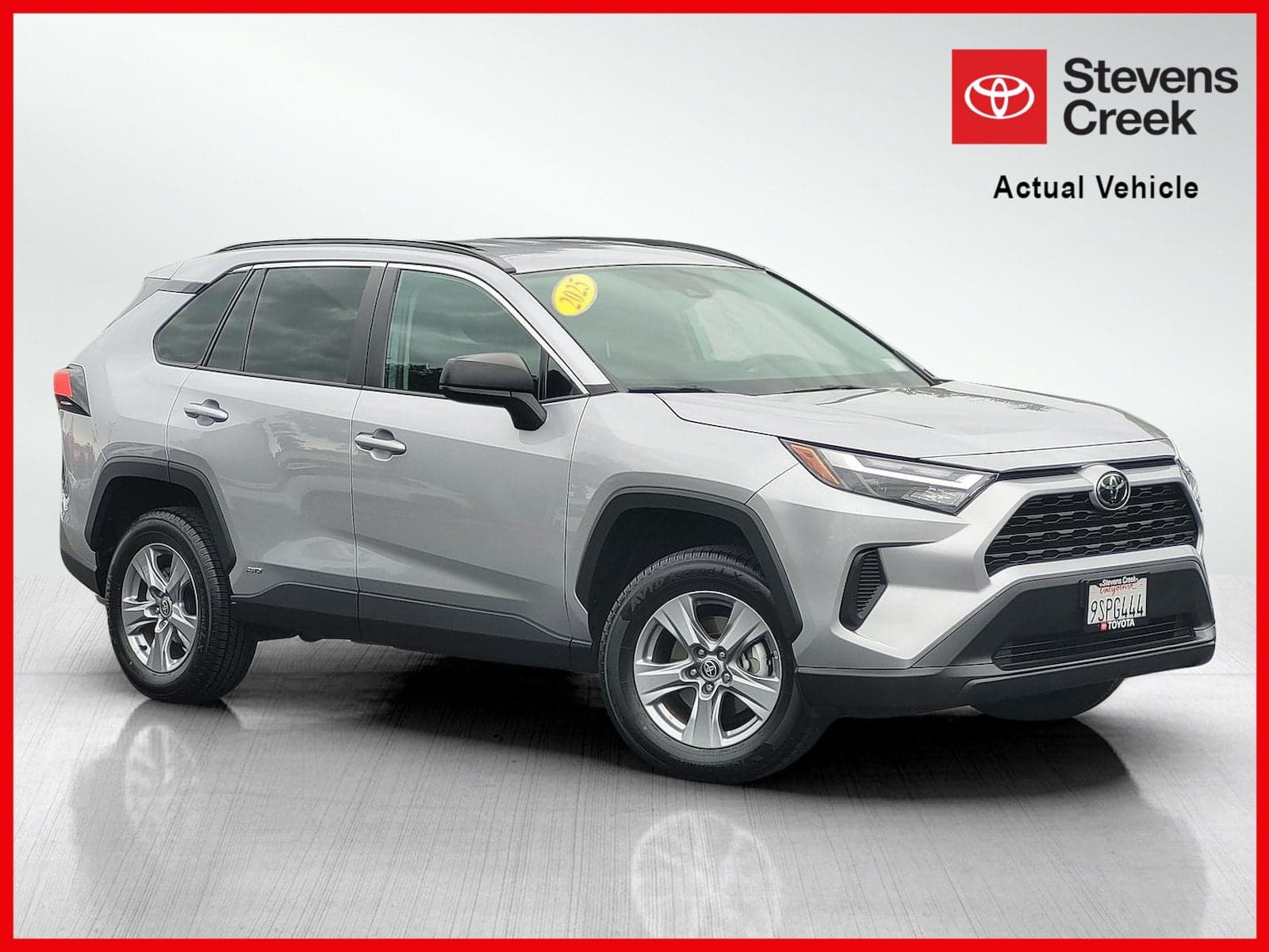 2025 Toyota RAV4 Hybrid LE — photo 1 of 5