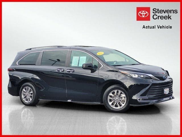 2024 Toyota Sienna XLE — photo 1 of 5