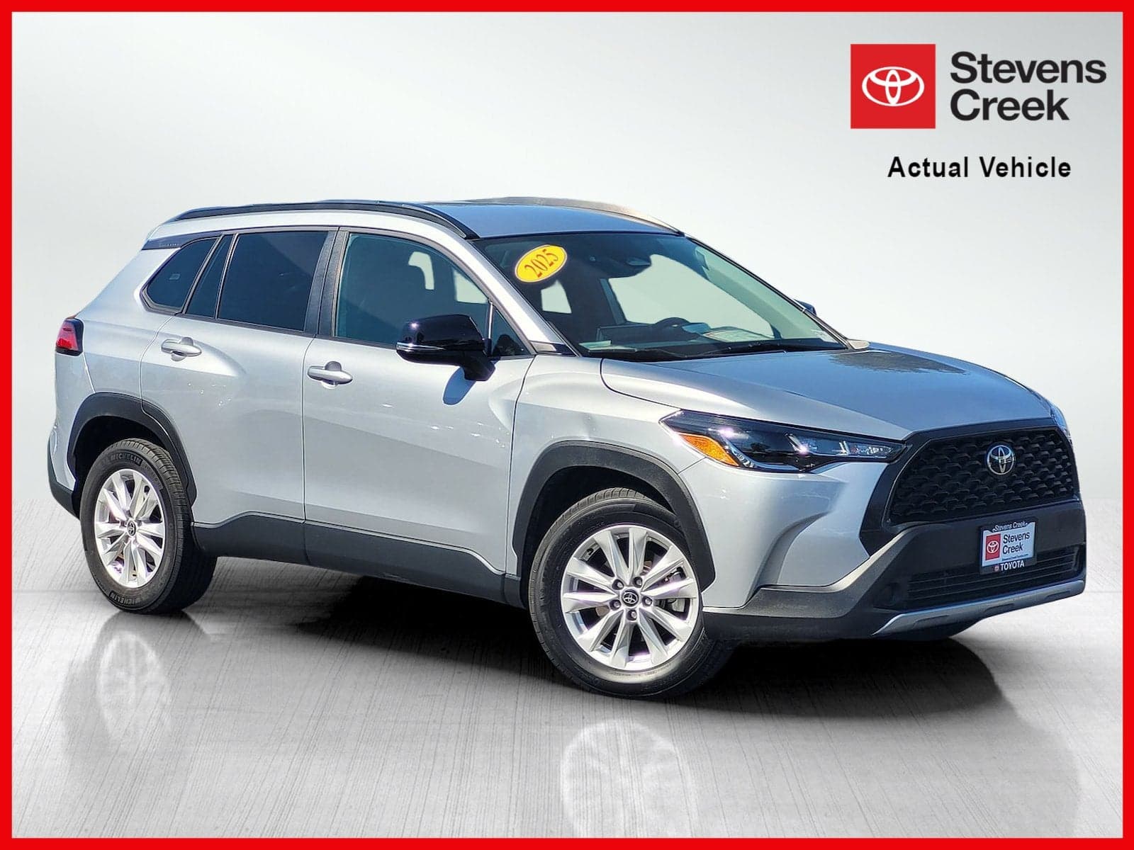 2025 Toyota Corolla Cross LE — photo 1 of 5