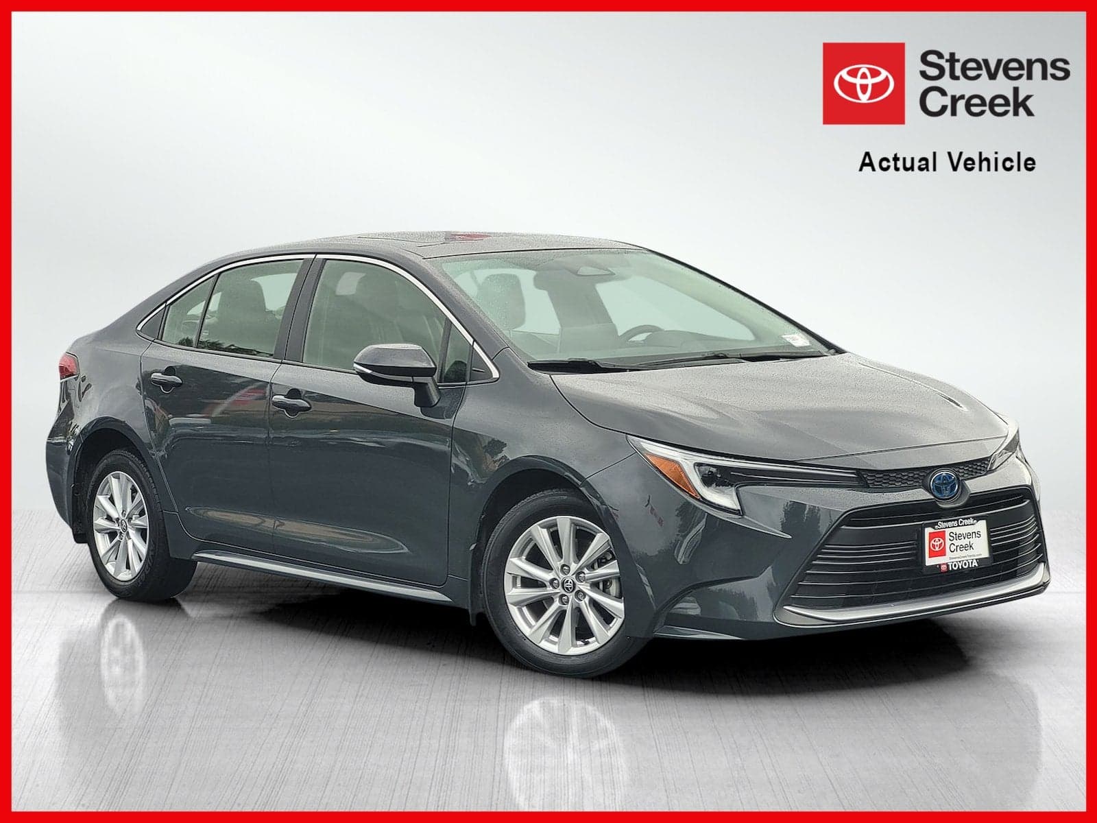 2025 Toyota Corolla Hybrid XLE — photo 1 of 5