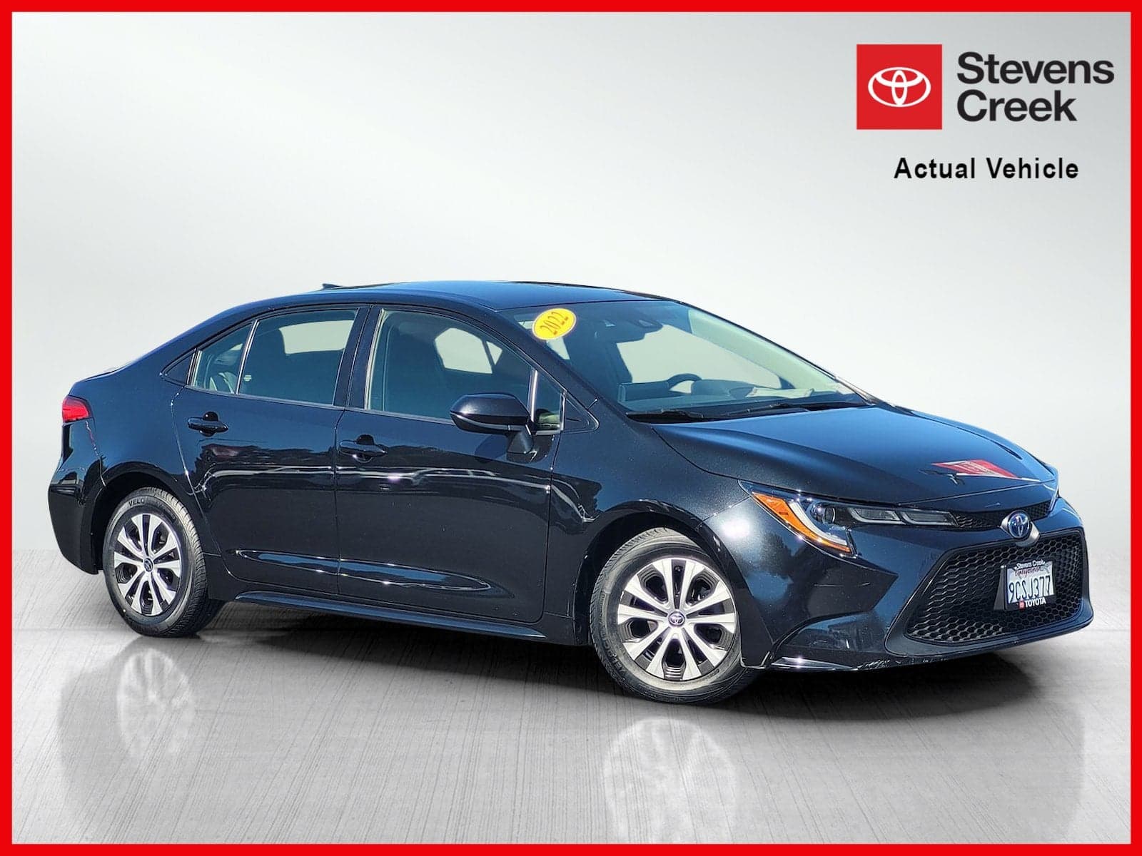2022 Toyota Corolla Hybrid LE — photo 1 of 5
