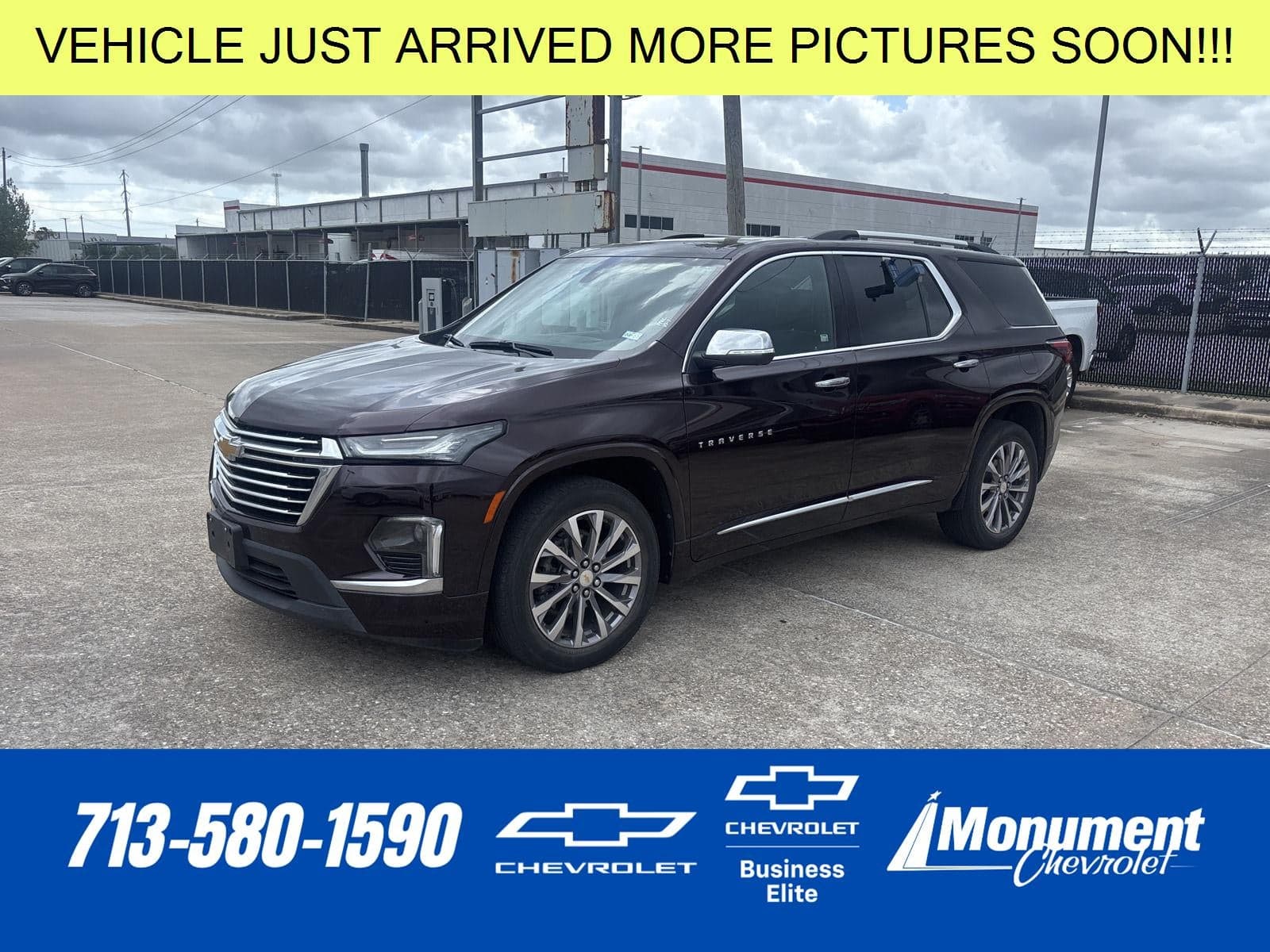 2022 Chevrolet Traverse Premier — photo 1 of 32