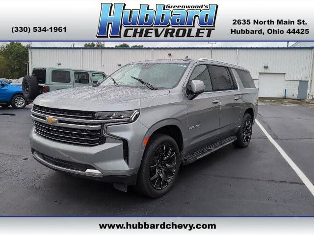 2024 Chevrolet Suburban LT — photo 1 of 3