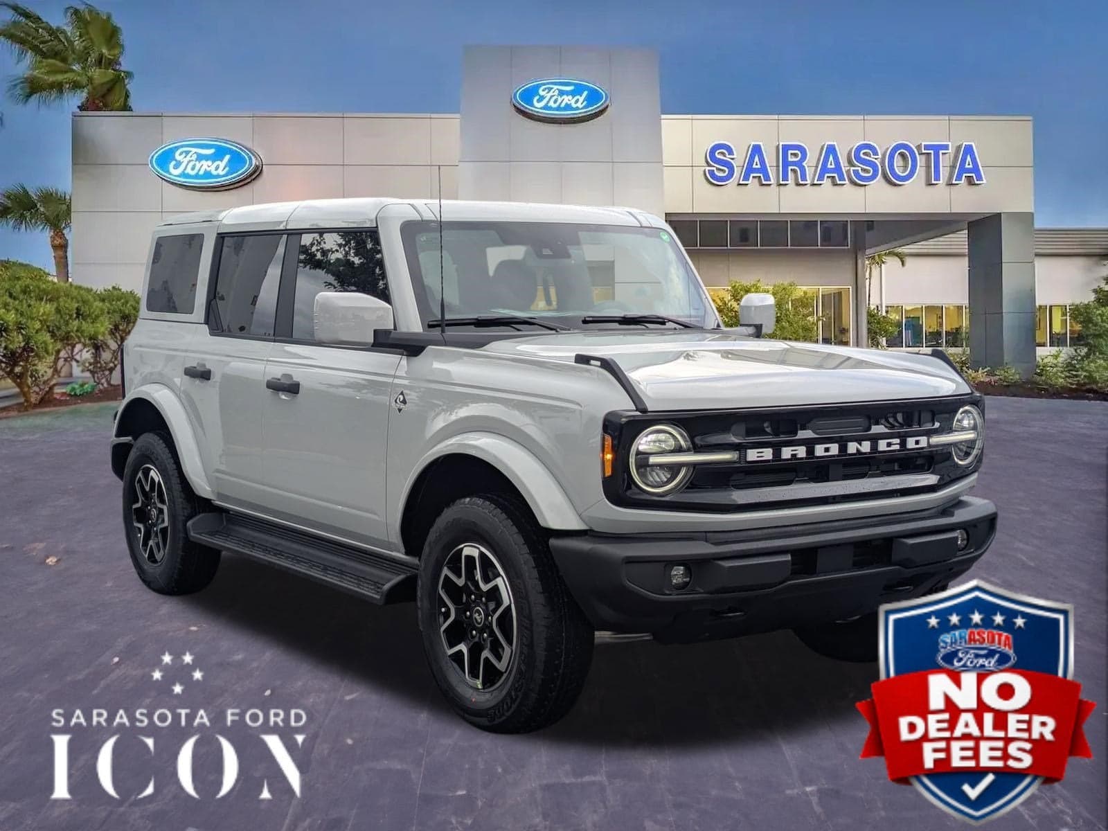 2026 Ford Bronco Outer Banks — photo 1 of 5