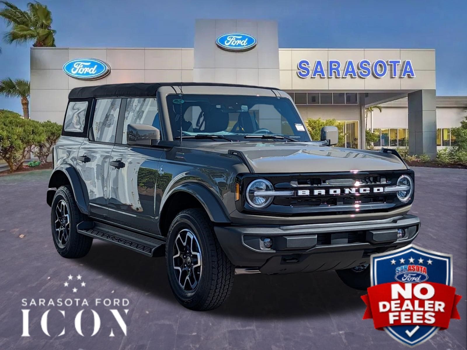 2026 Ford Bronco Outer Banks — photo 1 of 5