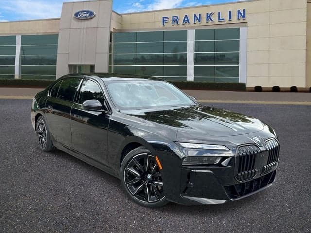2024 BMW i7 eDrive50 — photo 1 of 12
