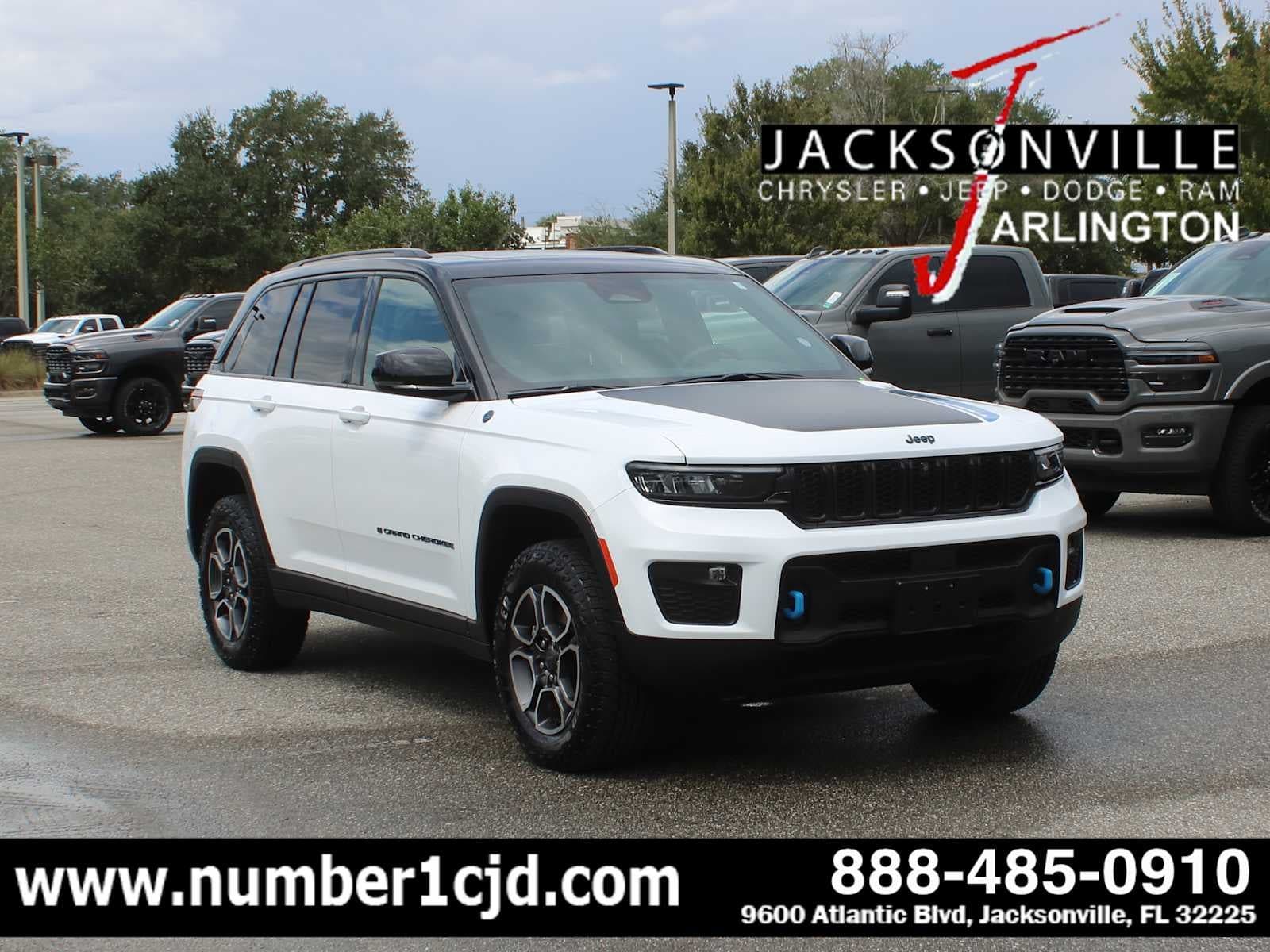 2023 Jeep Grand Cherokee 4xe Trailhawk — photo 1 of 33