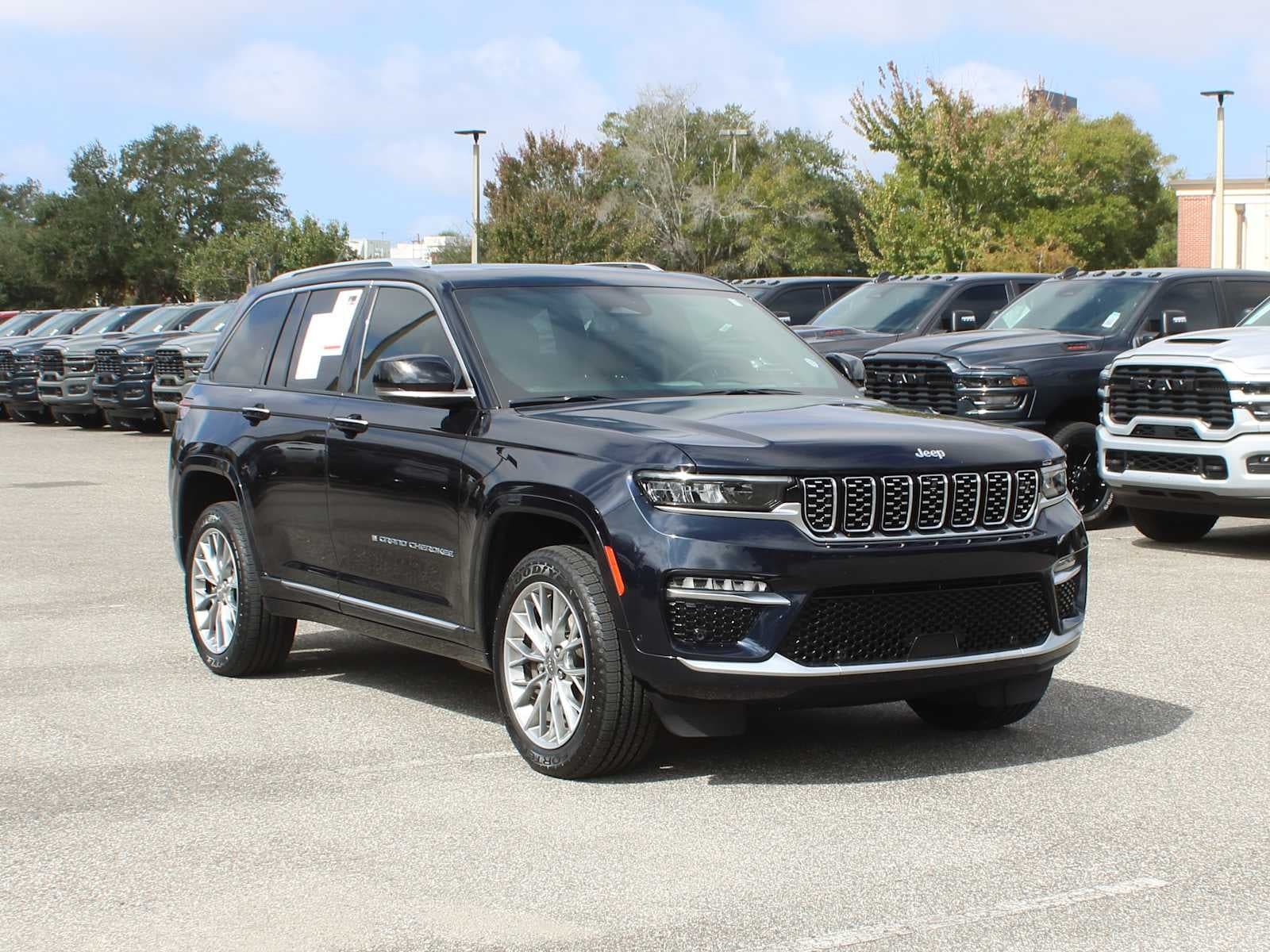 2022 Jeep Grand Cherokee 4xe Summit — photo 1 of 5