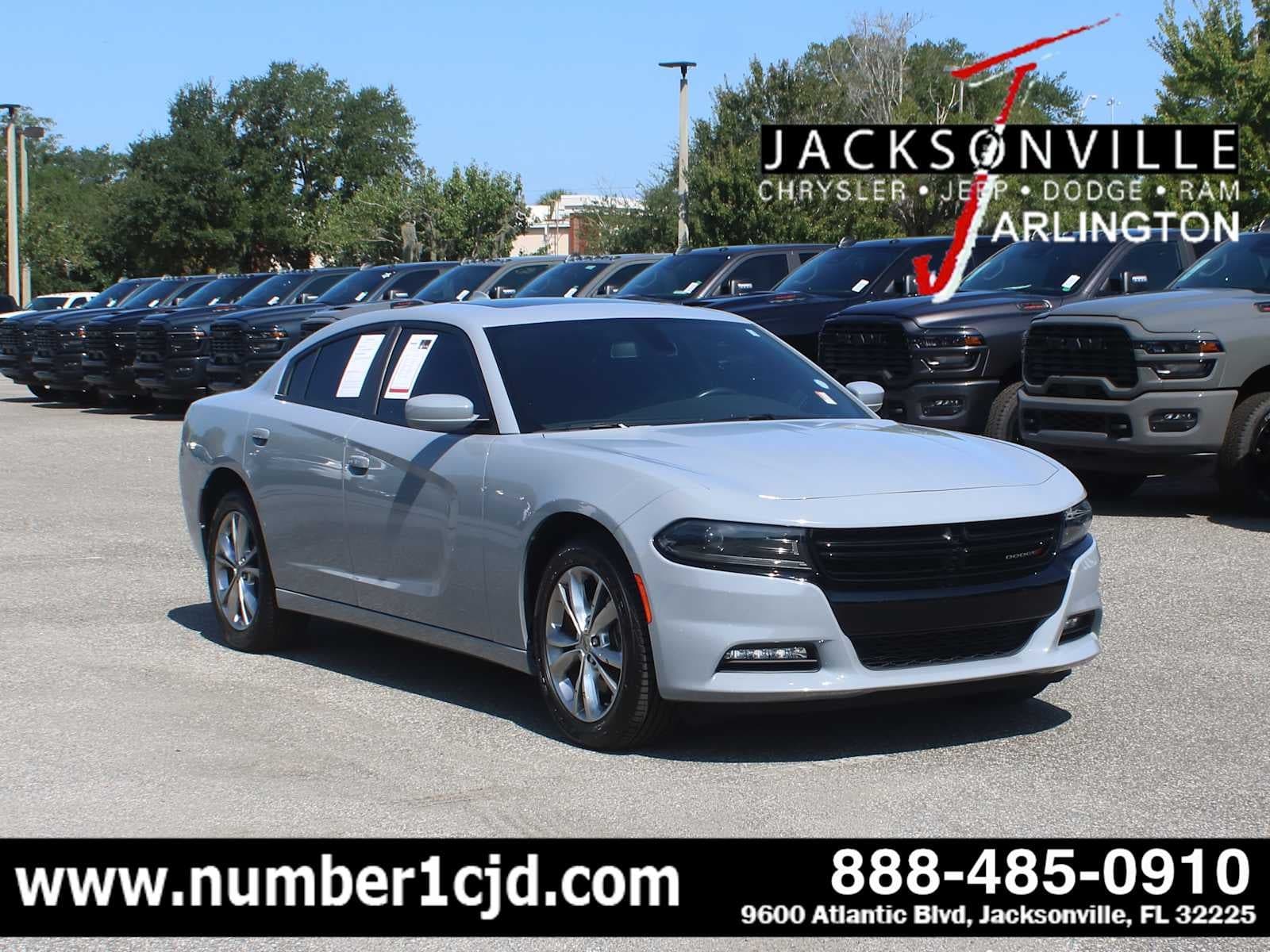 2022 Dodge Charger SXT — photo 1 of 27
