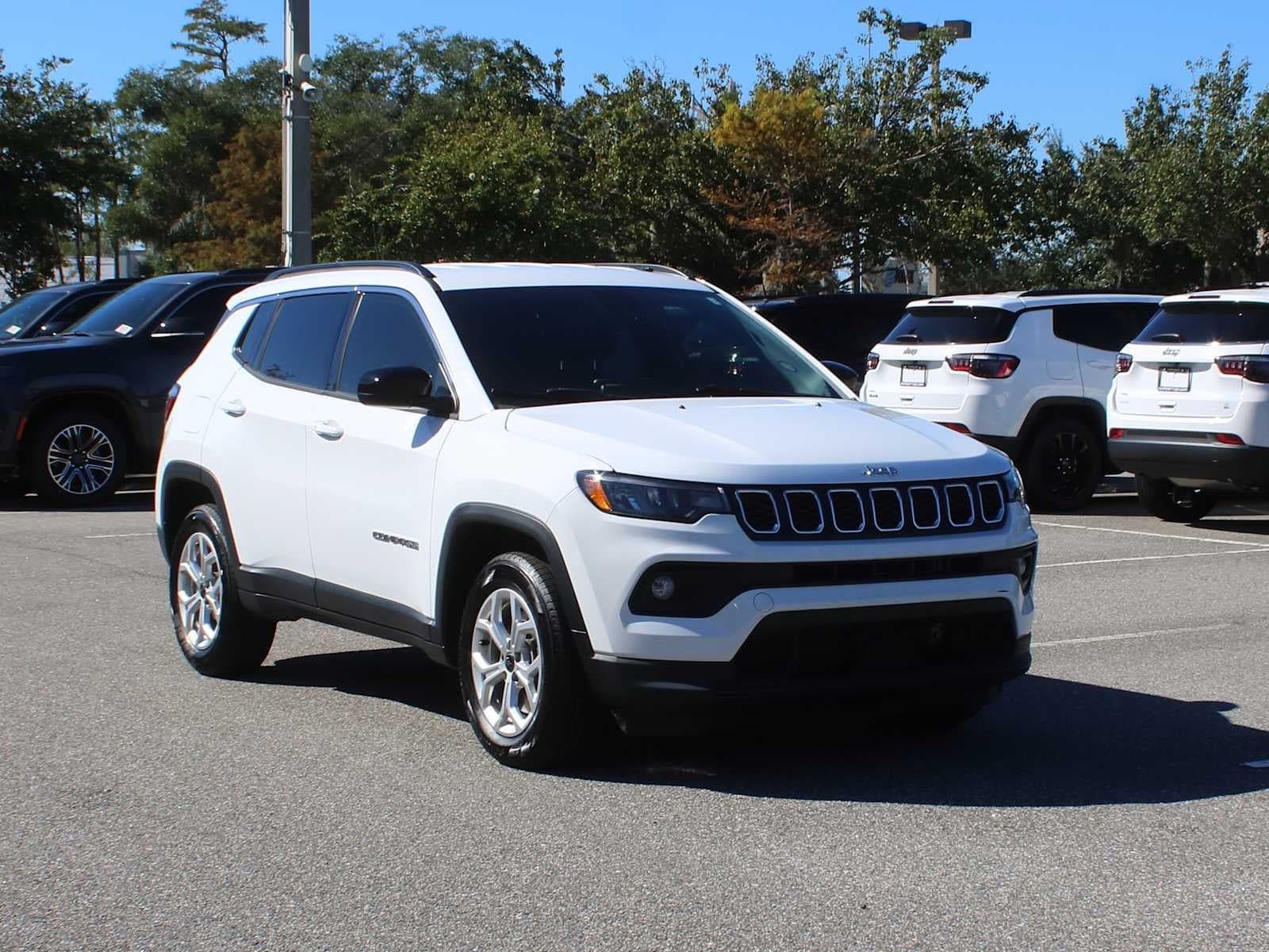 2025 Jeep Compass Latitude — photo 1 of 5
