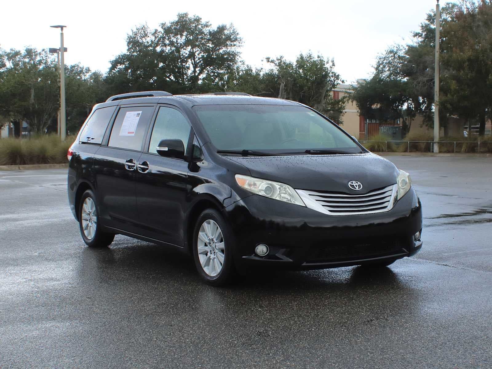 2013 Toyota Sienna Ltd — photo 1 of 5