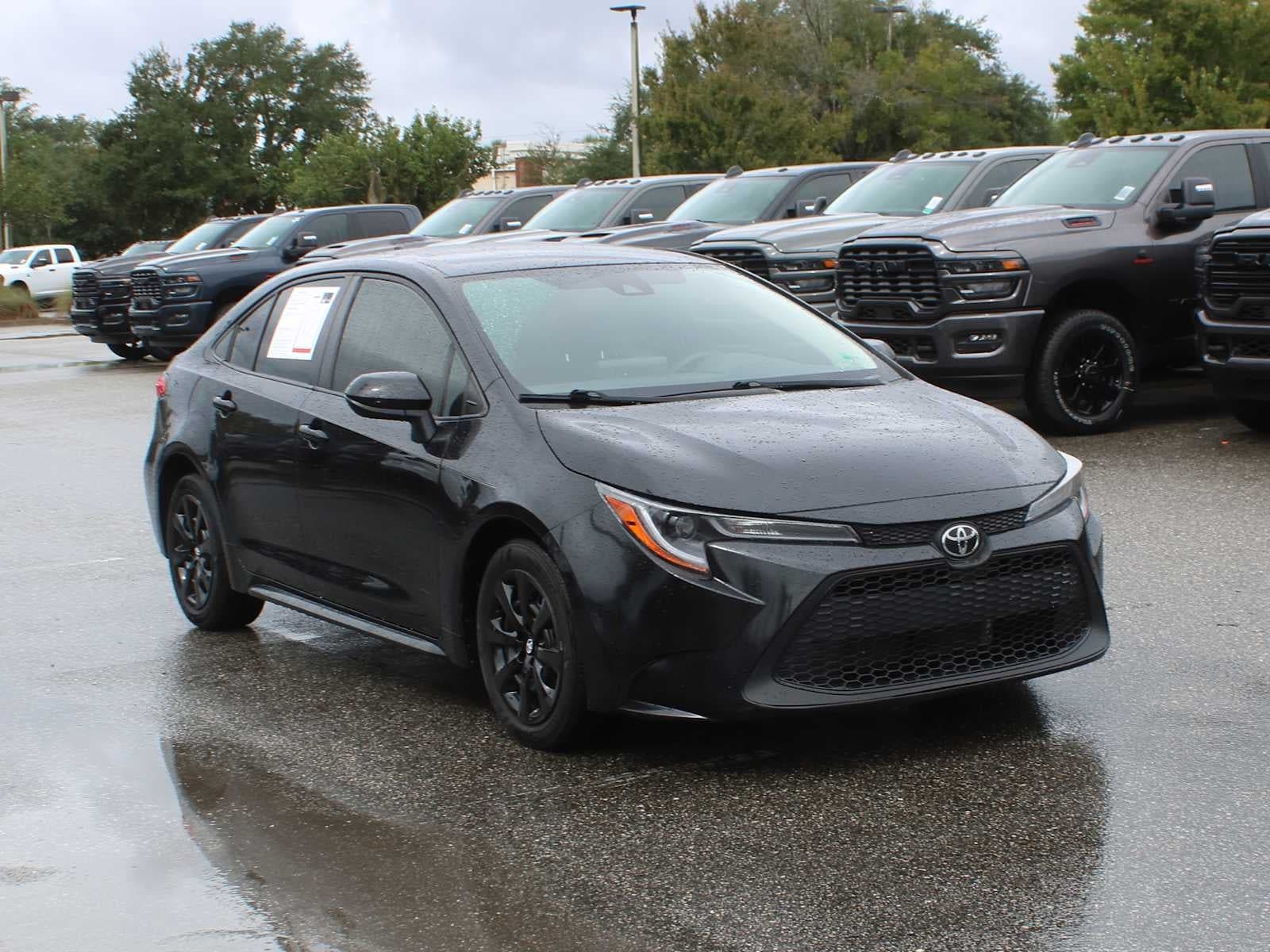 2022 Toyota Corolla LE — photo 1 of 5