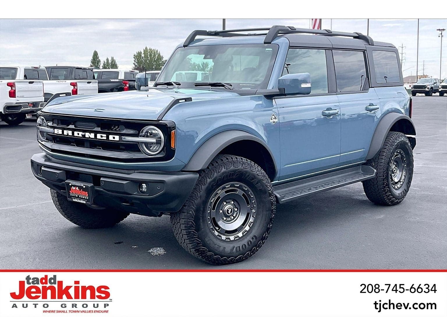 2025 Ford Bronco Outer Banks — photo 1 of 34
