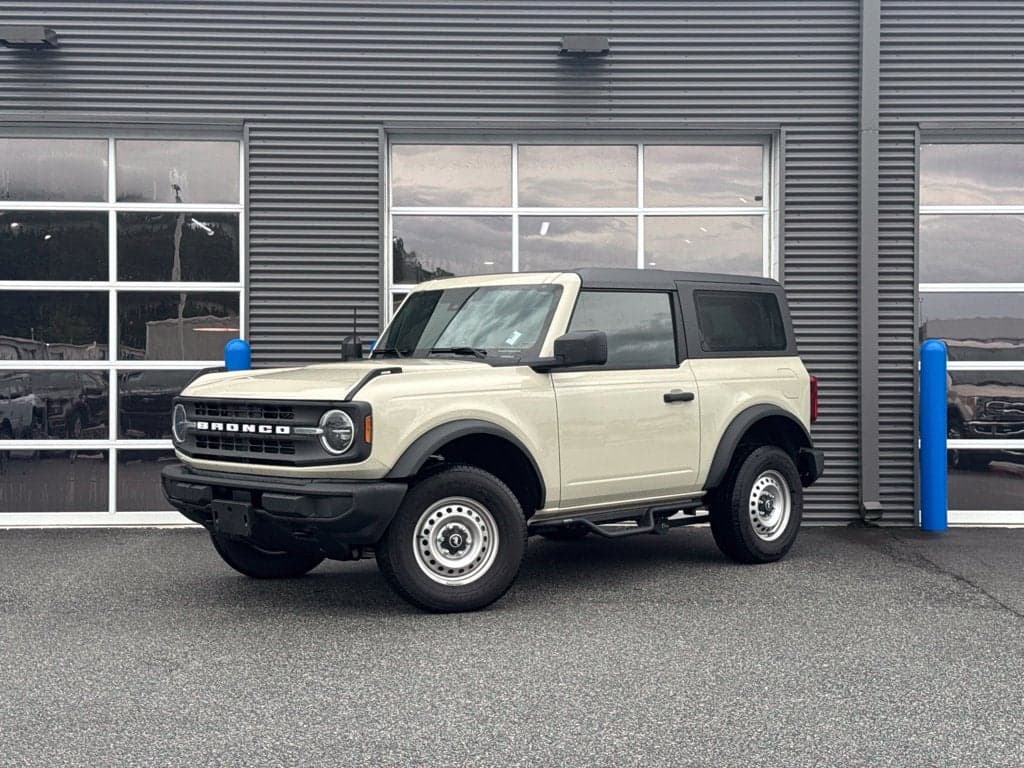 2026 Ford Bronco Base — photo 1 of 5