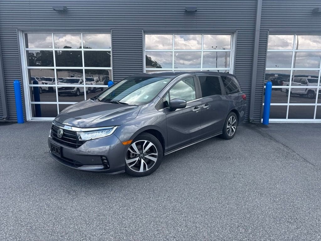 2024 Honda Odyssey Touring — photo 1 of 5