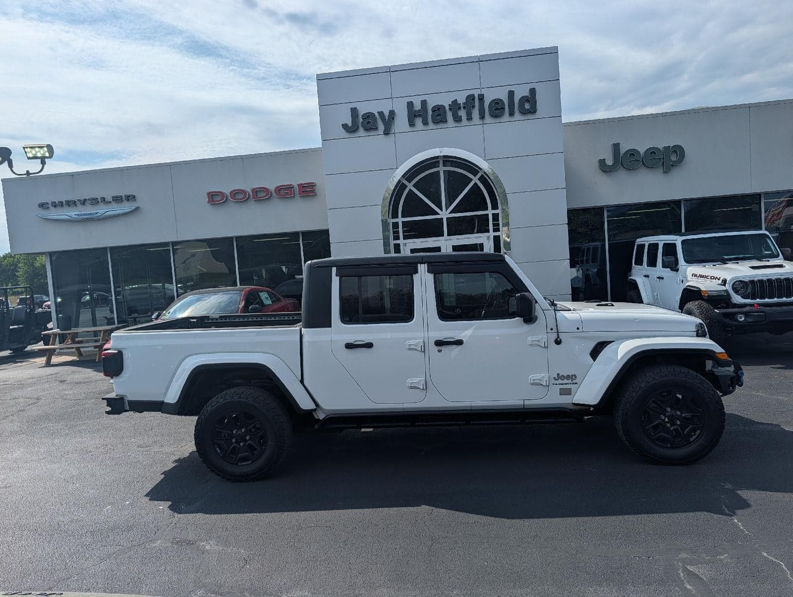 2020 Jeep Gladiator Overland — photo 1 of 27