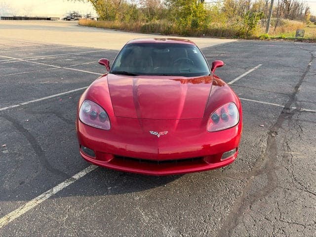 2005 Chevrolet Corvette Base — photo 1 of 5