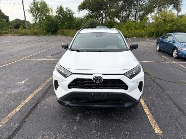 2019 Toyota RAV4 LE — photo 1 of 2