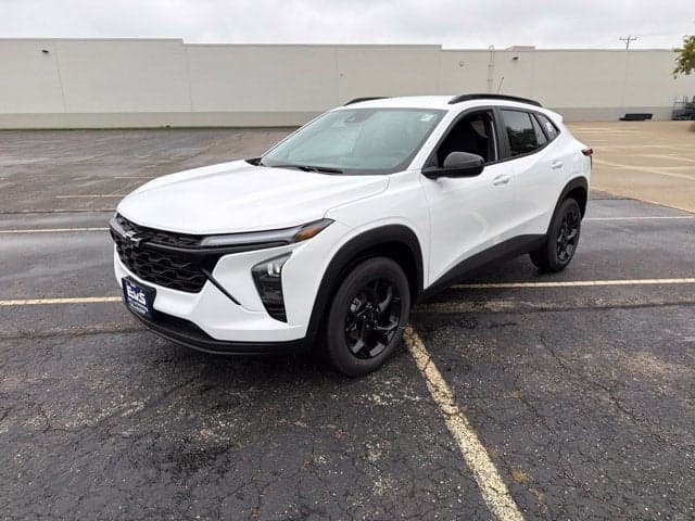 2026 Chevrolet Trax LT — photo 1 of 30