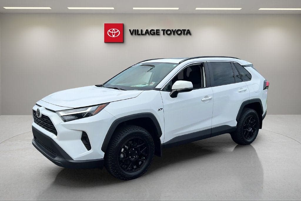 2024 Toyota RAV4 XLE — photo 1 of 27