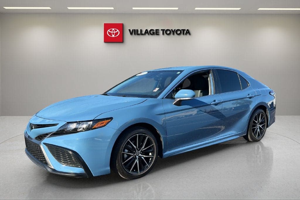 2023 Toyota Camry SE — photo 1 of 2