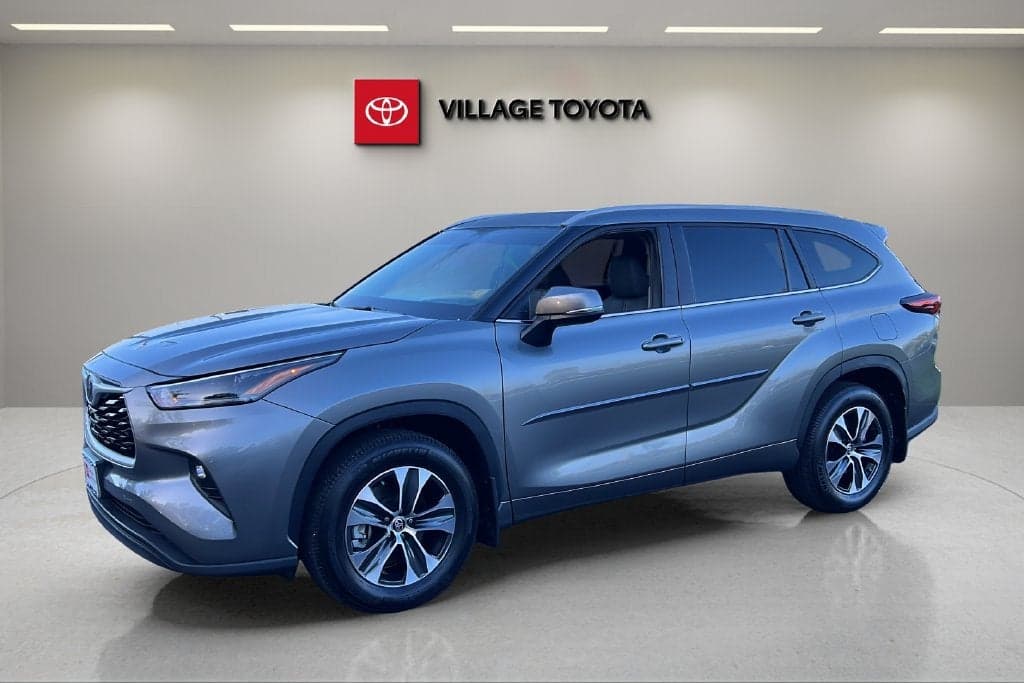2026 Toyota Highlander XLE — photo 1 of 29