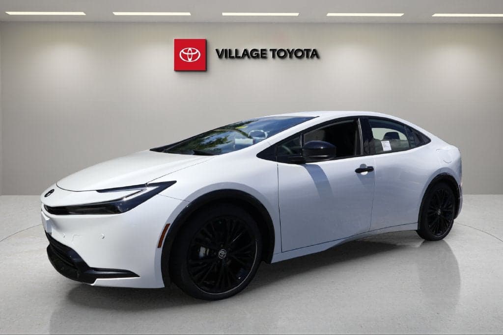 2026 Toyota Prius LE — photo 1 of 25